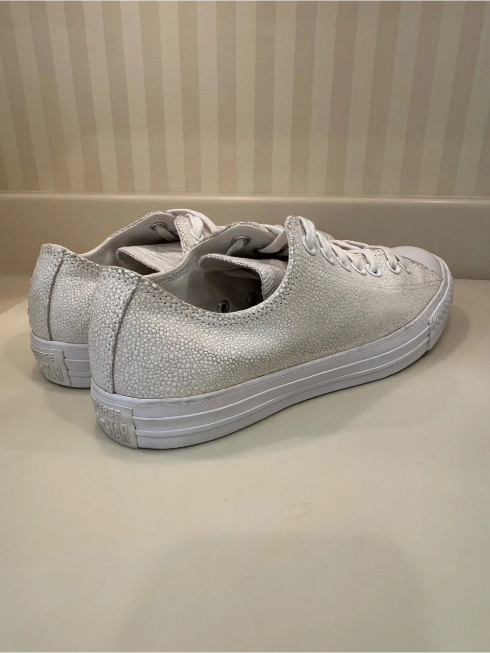 Converse All Star Gemma Stingray White Metallic Leather Low Top Size 10.5
